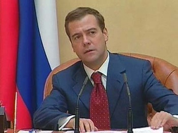 Медведев за строительство коттеджей