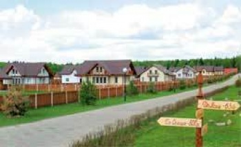 В загородном комплексе «Павловы озера» начались продажи участков и домов